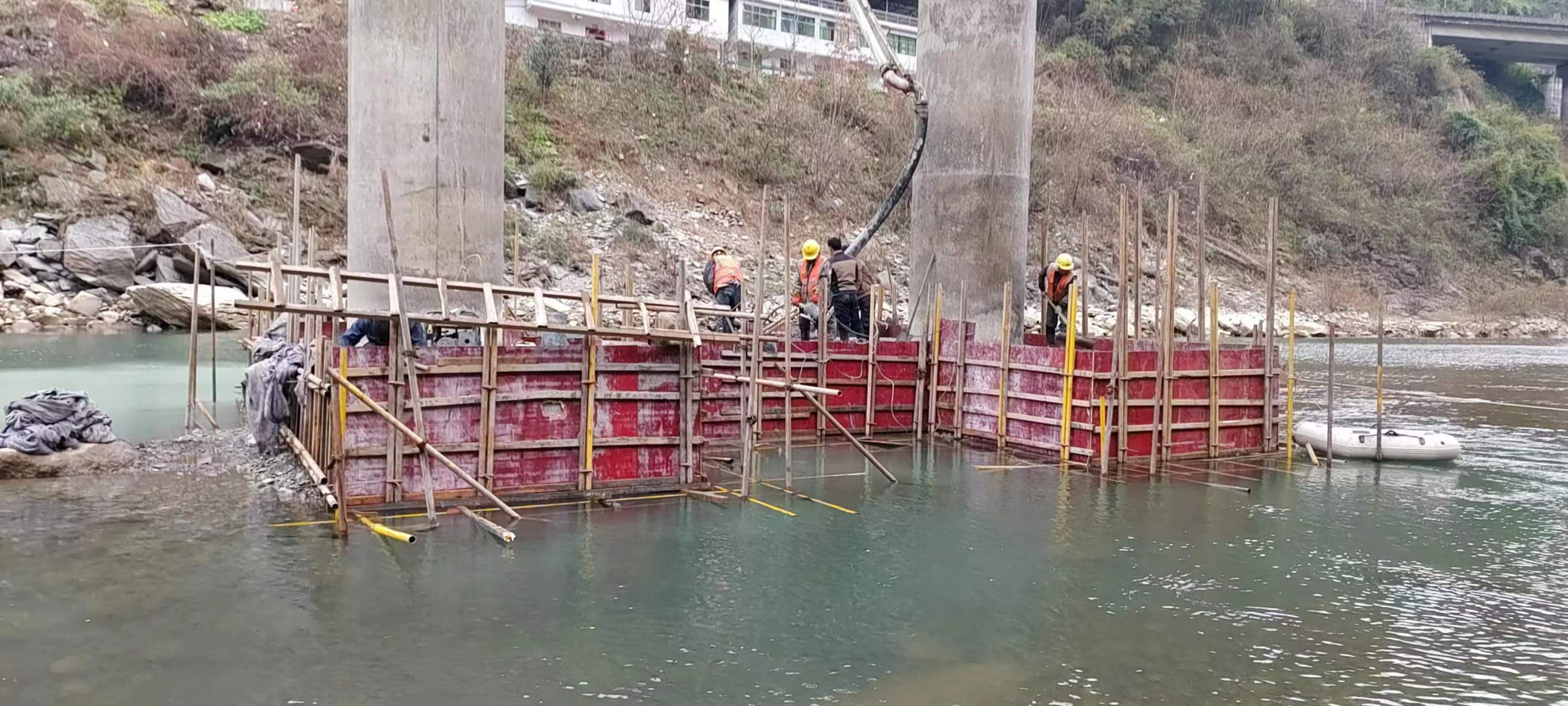 林芝水利工程施工中堤坝渗漏原因以及防渗加固技术